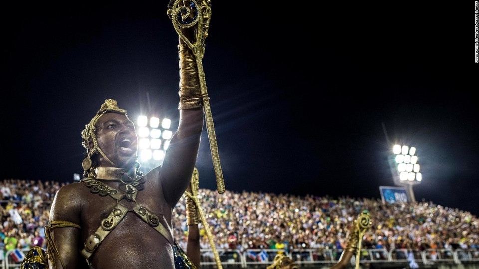 Mọi trang phục lễ hội đều được chào đón, tuy nhiên, khỏa thân không được tham dự. (Nguồn: CNN)