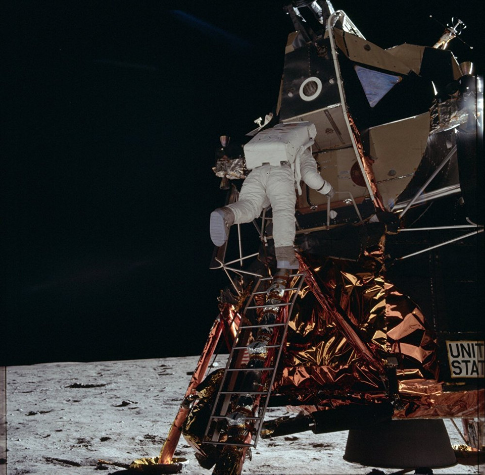 Apollo 11 đã đạt được kết quả vào ngày 20/7/1969 khi phi hành gia Neil Armstrong và Buzz Aldrin hạ cánh và đi trên bề mặt của Mặt Trăng. (Nguồn: Sputniknews)