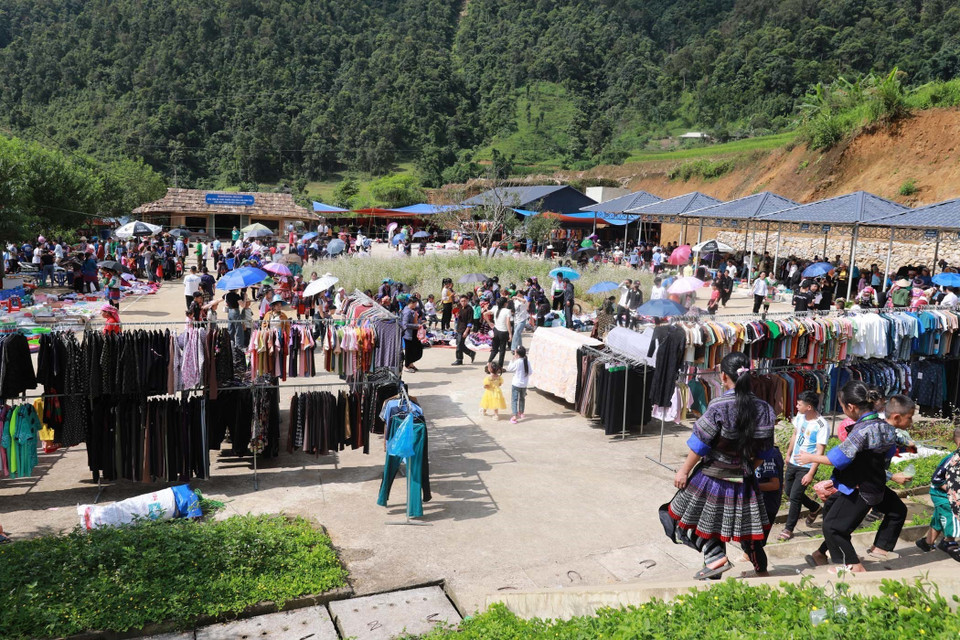 Chợ phiên bản Nậm Pắt, xã Tà Mung, huyện Than Uyên, tỉnh Lai Châu nằm ở độ cao hơn 1300m so với mực nước biển với khí hậu quanh năm mát mẻ, cách trung tâm huyện khoảng gần 40 km. (Ảnh: Quý Trung/TTXVN)
