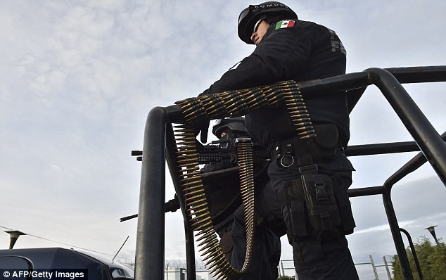 Cảnh sát triển khai ​kế hoạch truy tìm Joaquin Guzman. (Nguồn: Dailymail)