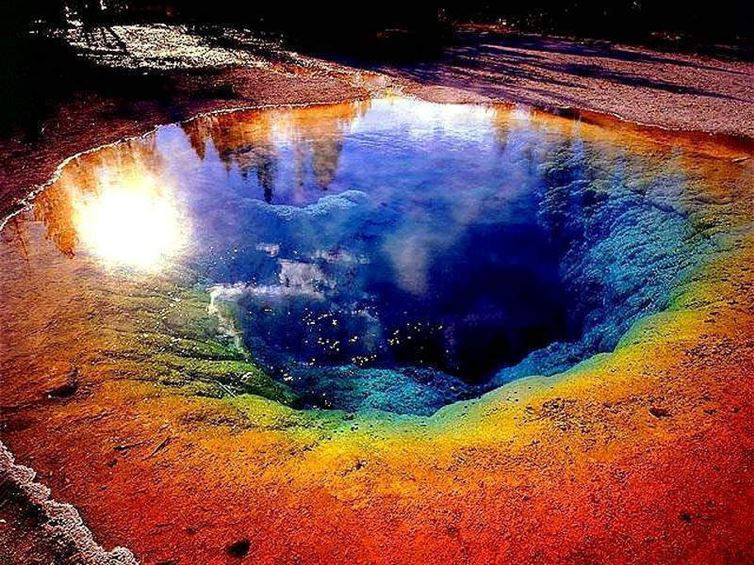 Suối nước nóng lớn Grand Prismatic tại Mỹ. (Nguồn: Merle Online)