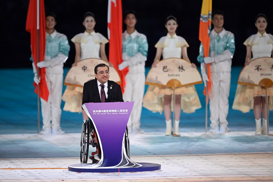 Chủ tịch Ủy ban Paralympic châu Á Majid Rashed phát biểu tại Lễ Khai mạc Asian Para Games lần thứ 4 ở Hàng Châu (Trung Quốc), ngày 22/10/2023. (Ảnh: THX/TTXVN)