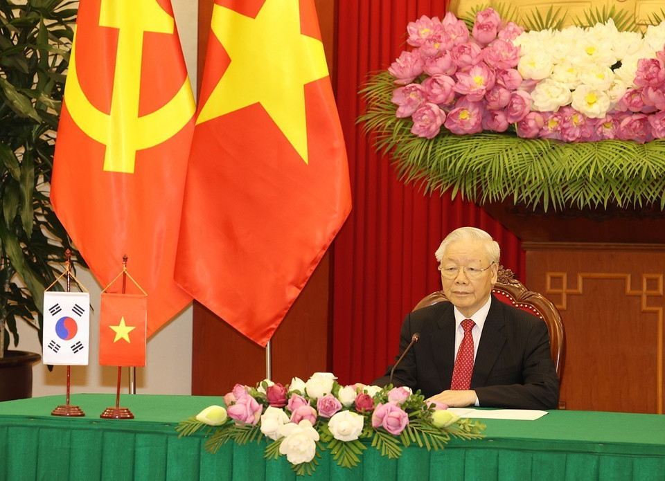 Tổng Bí thư hội đàm trực tuyến với Tổng thống Hàn Quốc. (Ảnh: Trí Dũng/TTXVN)