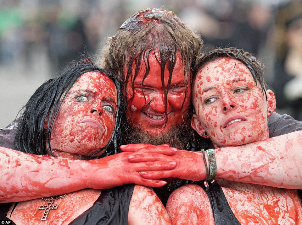 Bóng tối và máu: Bộ ba dẫm máu từng là một cống vật từ cách đây nhiều thế kỷ. (Nguồn: dailymail.co.uk)