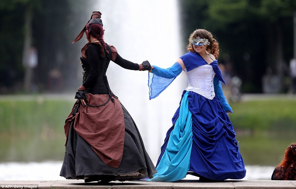 Bức tranh văn hóa Gothic hết sức đa dạng và đang thực sự hòa nhập với nhiều tiểu văn hóa khác. (Nguồn: dailymail.co.uk)