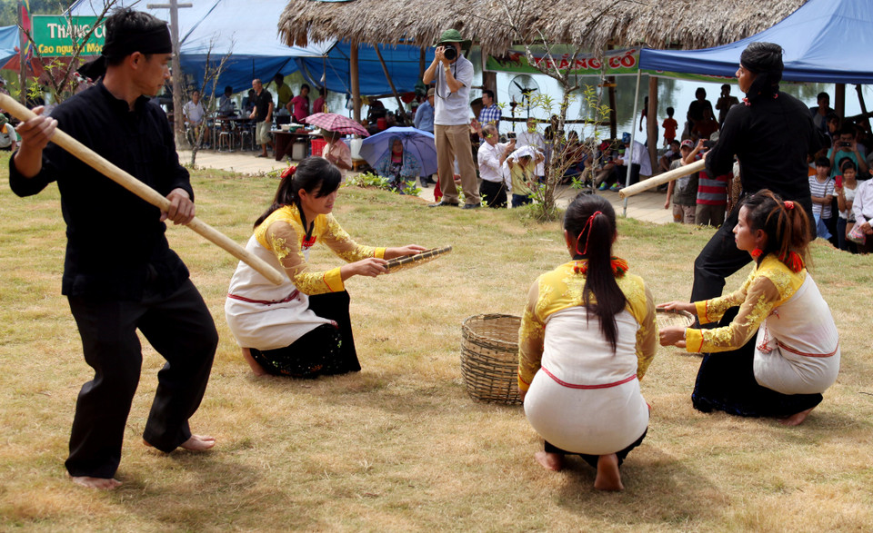 Điệu múa giã gạo có xuất xứ từ tỉnh Lai Châu. (PV/Vietnam+)