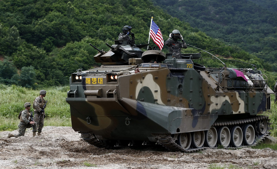 Sự kiện này bắt đầu từ ngày 27/6 và dự kiến kéo dài 18 ngày. Tham gia tập trận có 800 lính thủy đánh bộ Hàn Quốc và 500 lính thủy đánh bộ Mỹ đóng tại tỉnh Okinawa của Nhật Bản. (Nguồn: AFP/TTXVN)