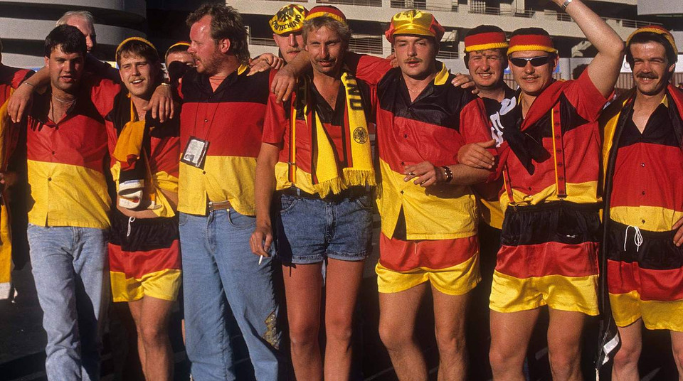 Màu đen đỏ và vàng bao phủ khắp các đường phố. (Ảnh: Nguồn Dfb.de)