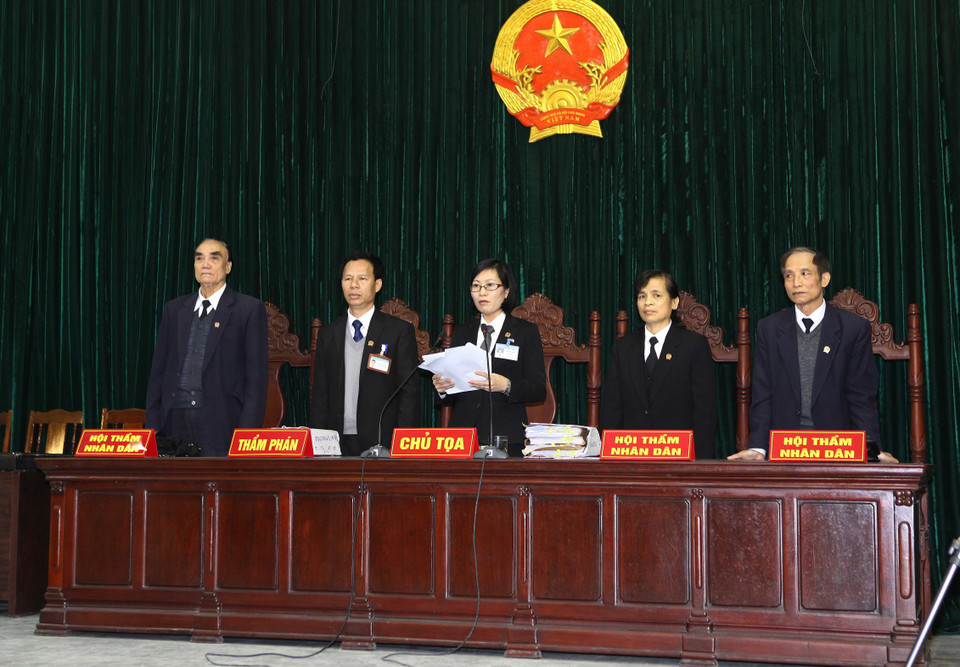  Hội đồng xét xử tuyên án. (Ảnh: Doãn Tấn/TTXVN)