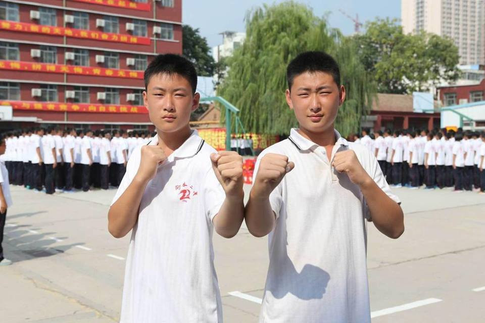 Điều đó gây khó khăn trong việc nhận diện cho giáo viên của một trường ở Hành Thủy, tỉnh Hà Bắc, miền Bắc Trung Quốc khi có tới 16 cặp song sinh cùng học trong trường. (Nguồn: CCTVNews)