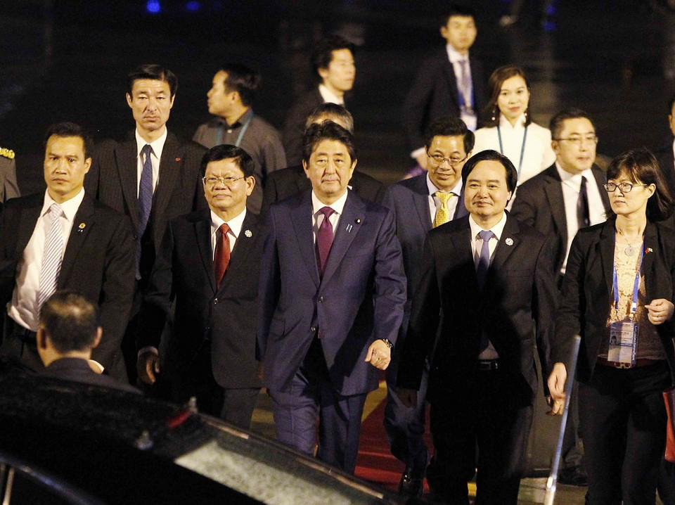 Quang cảnh lễ đón đoàn tại Sân bay Quốc tế Đà Nẵng tối 9/11. (Nguồn: TTXVN)