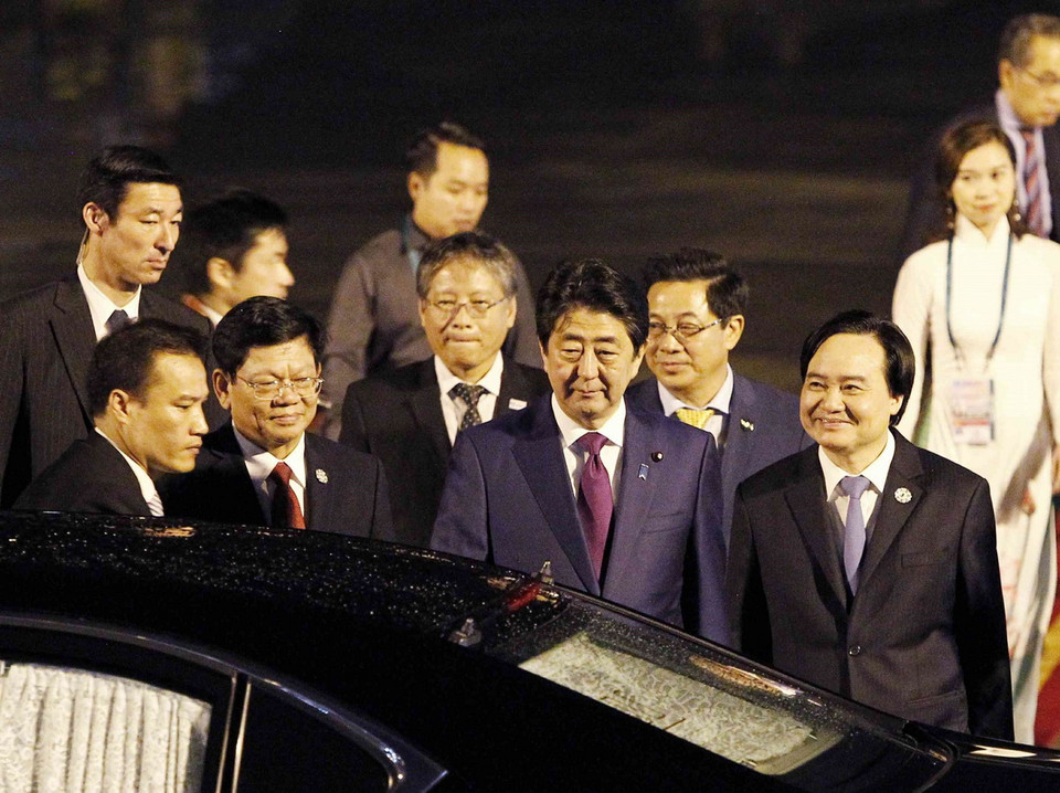 Quang cảnh lễ đón đoàn tại Sân bay Quốc tế Đà Nẵng tối 9/11. (Nguồn: TTXVN)