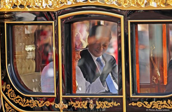 Xe ngựa mà Nữ hoàng Anh đón tiếp Chủ tịch Tập Cận Bình. (Nguồn: CCTVNews)