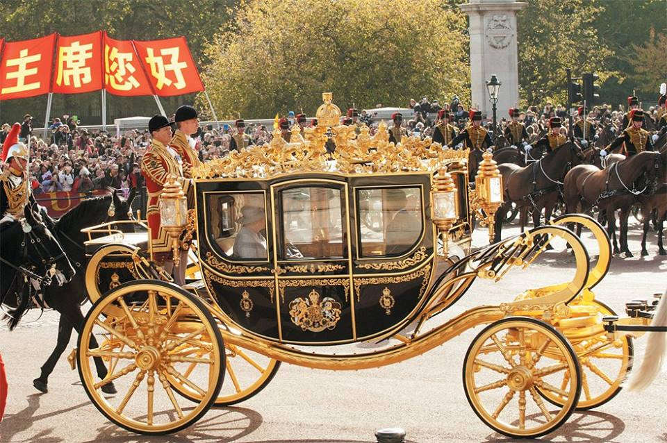 Chiếc xe ngựa ở Cam Túc được mô phỏng giống như chiếc xe ngựa mà Nữ hoàng Anh Elizabeth II đã dùng để đón tiếp Chủ tịch Trung Quốc Tập Cận Bình. (Nguồn: CCTVNews)