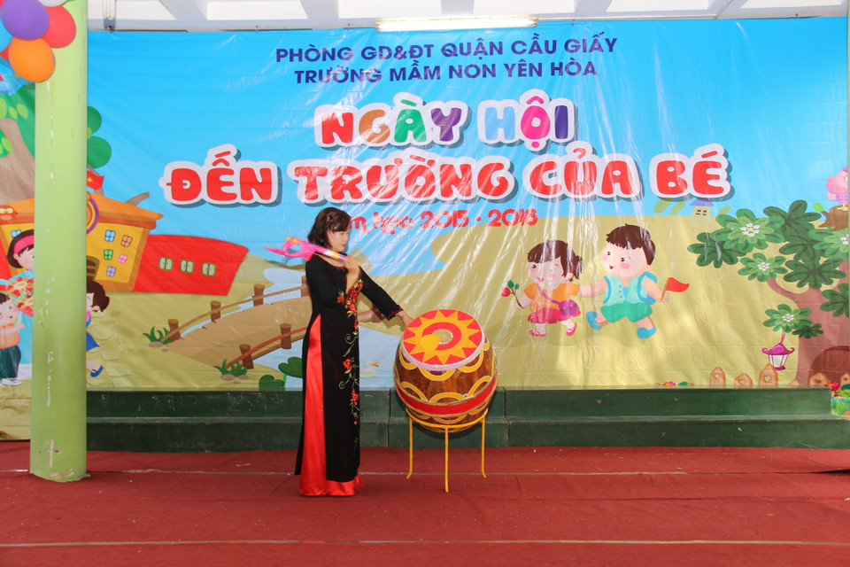 Tiếng trống báo hiệu năm học mới bắt đầu vang lên. (Ảnh: Tiến Đạt/Vietnam+)