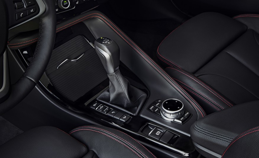 Hệ thống trung tâm điều khiển xe