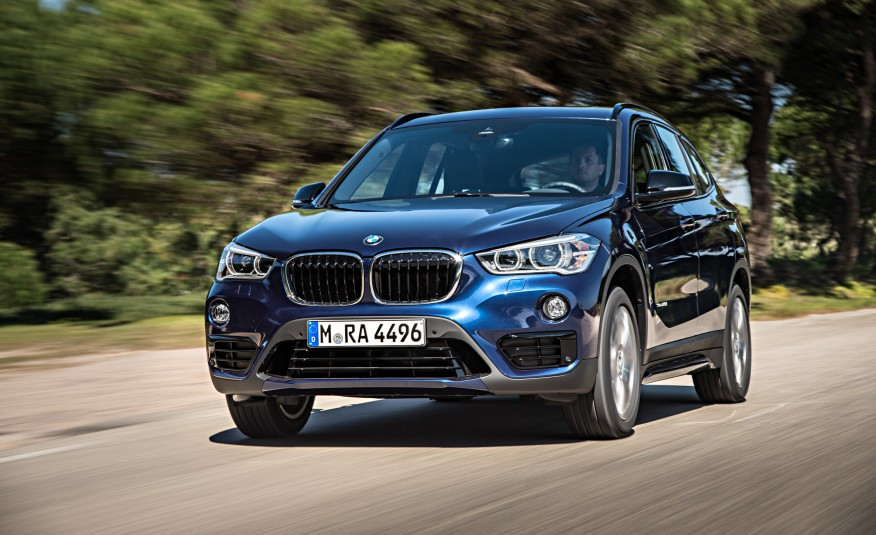 BMW X1 xDrive25i M Sport được hãng BMW làm mới, mang lại cảm giác thoải mái, gọn gàng nhưng mạnh mẽ so với các phiên bản trước. 