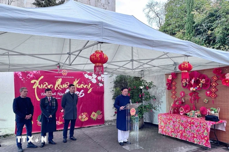 Đại sứ Việt Nam tại Tây Ban Nha Đoàn Thanh Song phát biểu tại chương trình. (Nguồn: Đại sứ quán Việt Nam tại Tây Ban Nha)