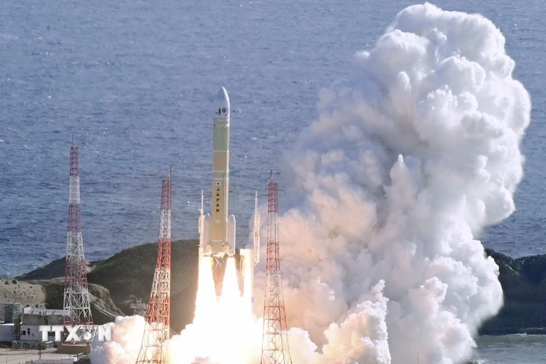 Tên lửa H3 được phóng từ Trung tâm Vũ trụ Tanegashima ở tỉnh Kagoshima, Nhật Bản ngày 22/12/2025. (Nguồn: Kyodo/TTXVN)