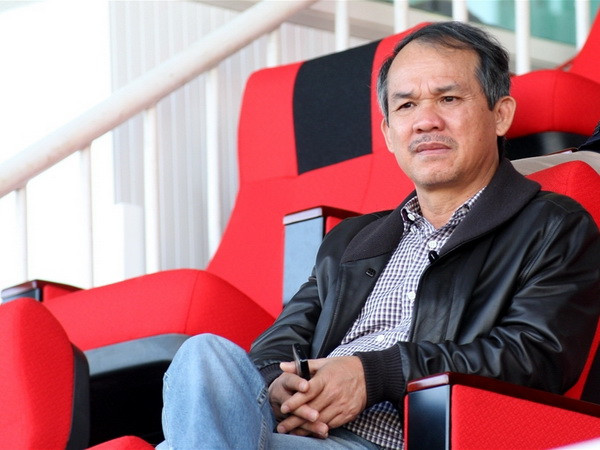 Bầu Đức cho biết mục tiêu của Hoàng Anh Gia Lai không phải vô địch V-League dù chiêu mộ huấn luyện viên Kiatisuk. 