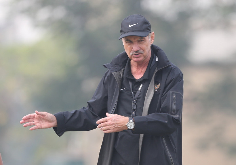 Huấn luyện viên Alfred Riedl qua đời mang tới nỗi buồn cho nhiều thế hệ cầu thủ Việt Nam. (Ảnh: Đỗ Đen/Vietnam+)