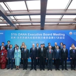 Các đại biểu tham dự Hội nghị Ban chấp hành OANA chụp ảnh lưu niệm tại sự kiện. (Ảnh: Xinhua)