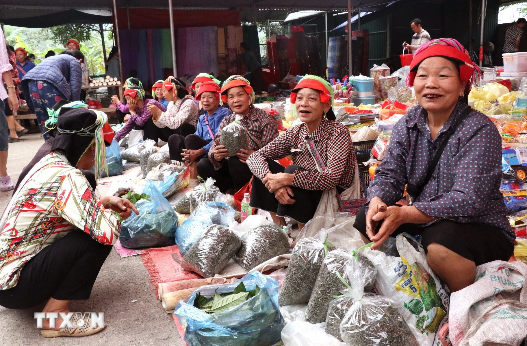 Nhộn nhịp phiên chợ đầm đá hồn quê đặc sắc tại tỉnh Tuyên Quang