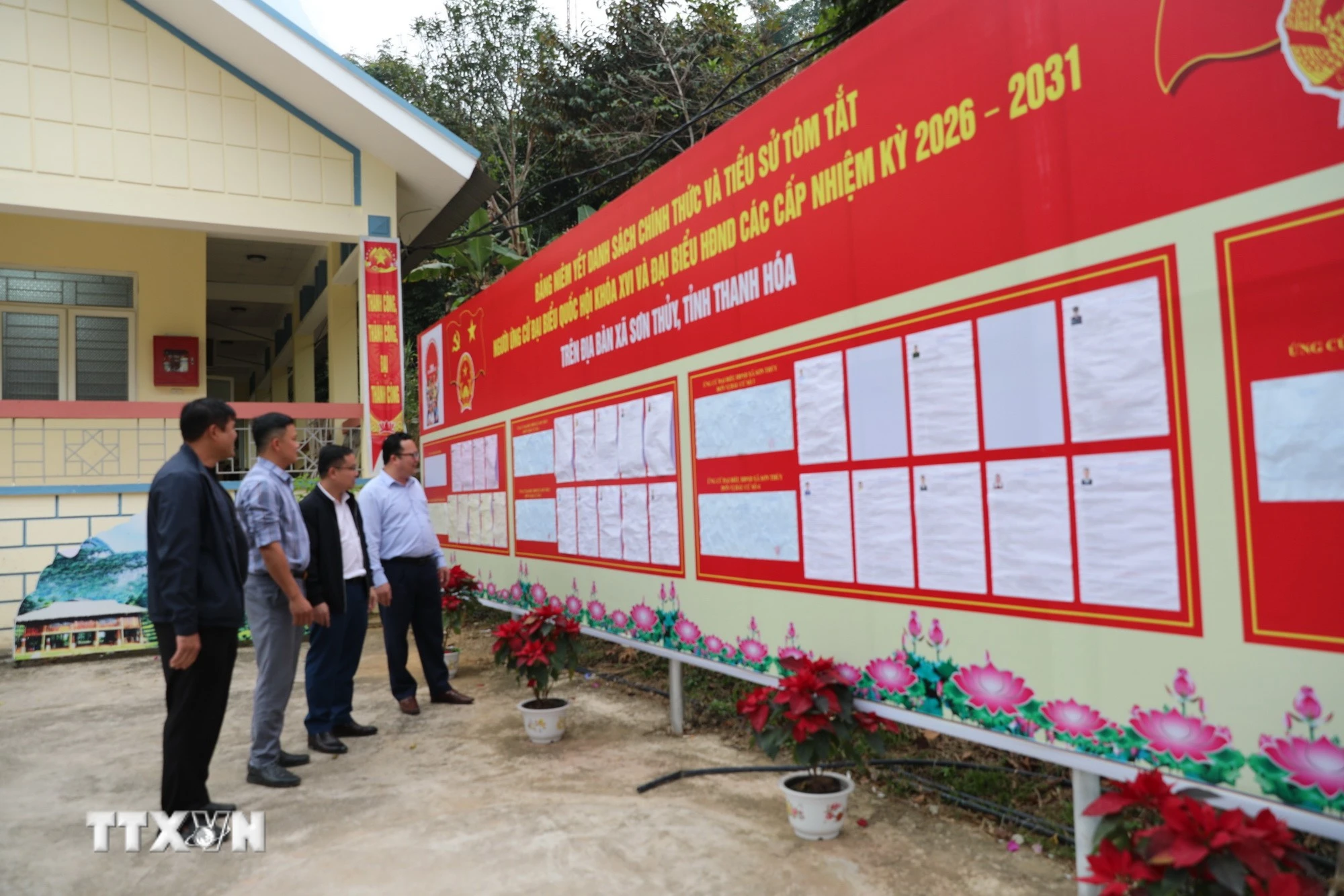 Đưa Lá Phiếu Đến Mọi Bản Làng Vùng Sâu, Vùng Xa Trên Khắp Mọi Miền Đất Nước