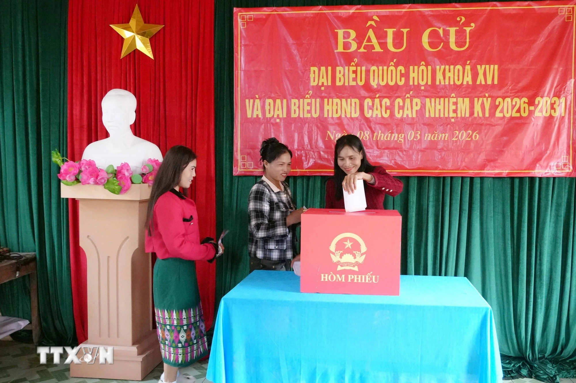 Cử Tri Xã Miền Núi Biên Giới Trường Sơn, Quảng Trị Nô Nức Bỏ Phiếu Bầu Cử Sớm