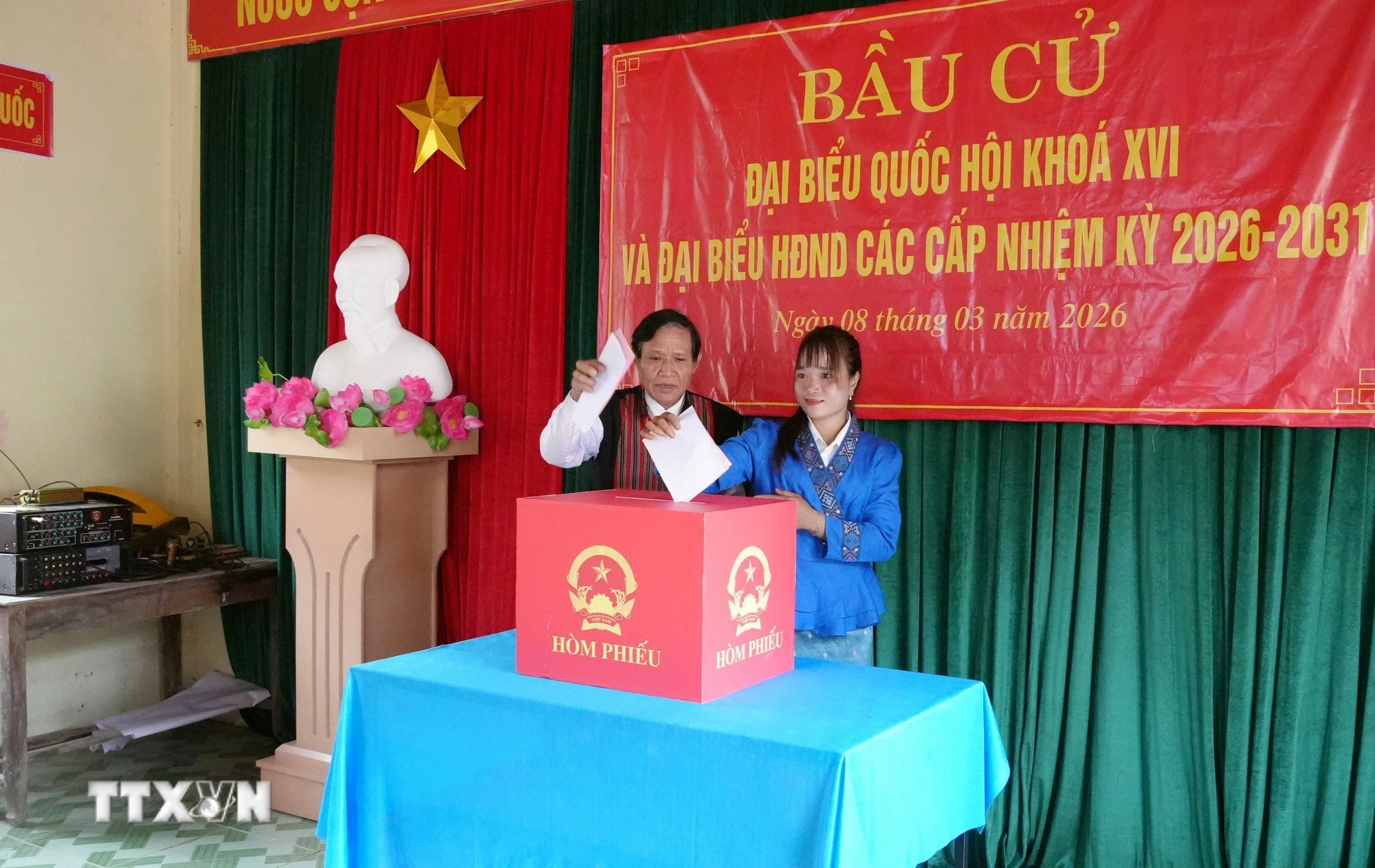 Quảng Trị: Ngày hội bầu cử sớm rộn ràng tại xã miền núi biên giới Trường Sơn