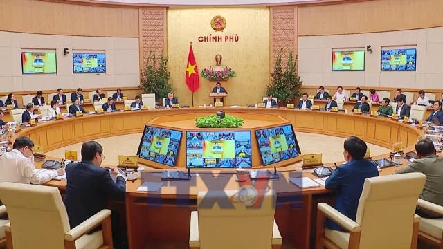 Thủ tướng yêu cầu phản ứng linh hoạt, đảm bảo ổn định kinh tế vĩ mô và tăng trưởng hai con số