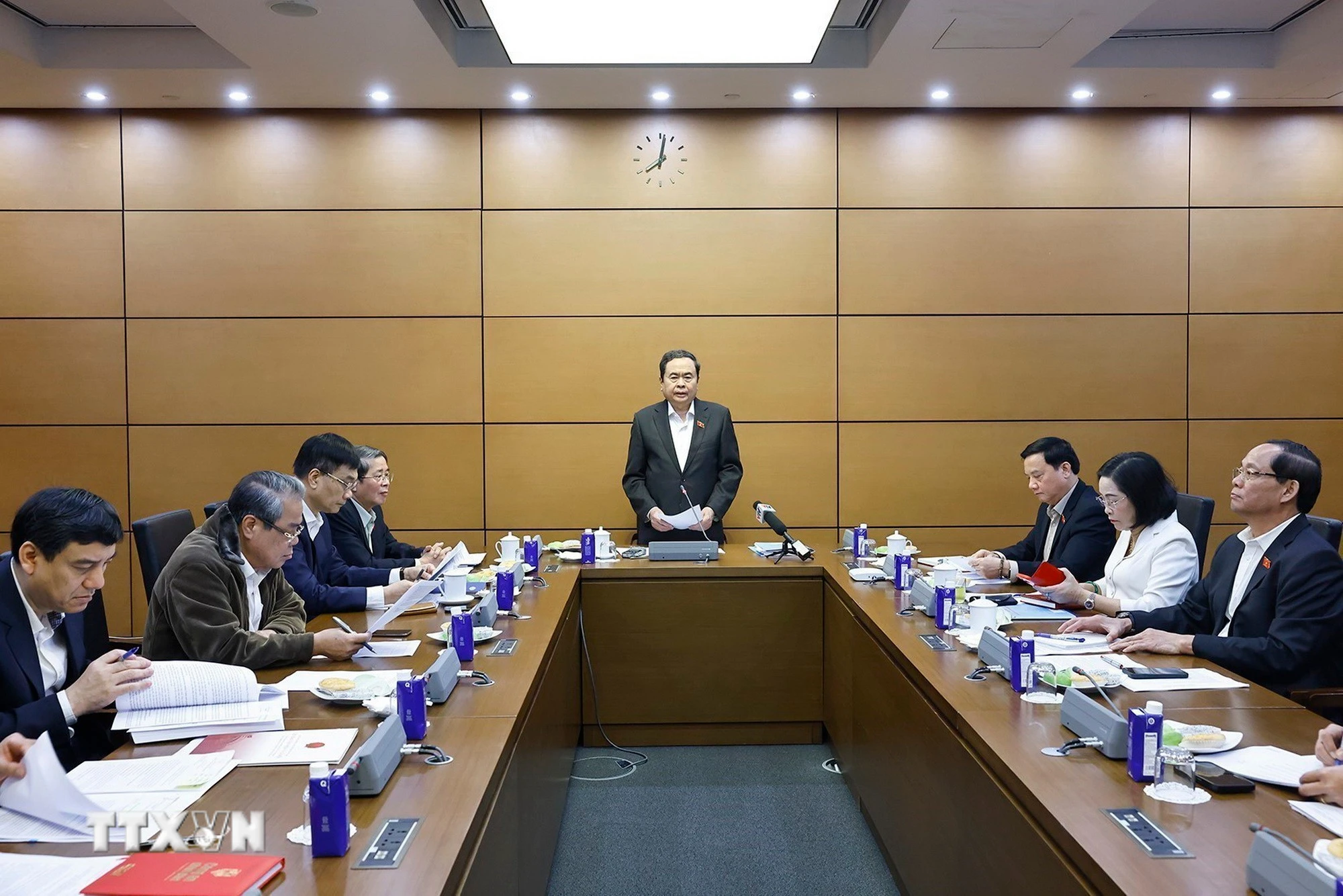 Chủ tịch Quốc hội Vương Đình Huệ chủ trì họp với các tiểu ban giúp việc Hội đồng Bầu cử Quốc gia