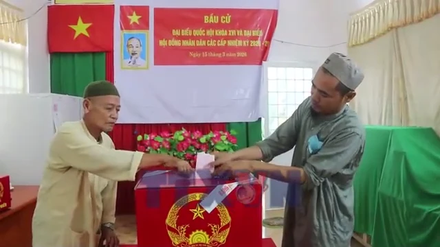 Đồng bào Chăm An Giang nô nức thực hiện quyền bầu cử trong ngày hội lớn