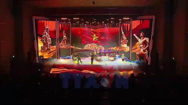 Thủ Tướng Phạm Minh Chính Dự Chương Trình Nghệ Thuật Kỷ Niệm 120 Năm Sinh Thủ Tướng Phạm Văn Đồng