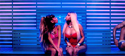 Điểm mặt những MV có phong cách thời trang đáng nhớ của năm 2016 ảnh 8