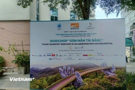 Pano tuyên truyền về liên hoan phim lần thứ ba được treo tại các điểm công cộng ở Đà Nẵng. (Ảnh: Lê Lâm/Vietnam+)