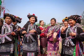 Lễ hội té nước của đồng bào dân tộc Lào tại xã Na Sang I, huyện Điện Biên, tỉnh Điện Biên. (Ảnh: Hoài Nam/Vietnam+)