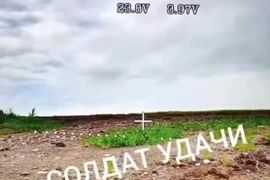 Drone Nga phục kích, "hóa vàng" xe chở quân Ukraine vô tình chạy ngang