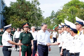 Tổng Bí thư Tô Lâm đến thăm, làm việc với Bộ Tư lệnh Vùng 5 Hải quân. (Ảnh: Thống Nhất/TTXVN)