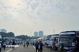 Chính phủ bố trí hàng ngàn xe buýt đưa người dân về quê miễn phí trong dịp Lễ Idul Fitri năm 2024. (Ảnh: Đỗ Quyên/Vietnam+)