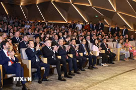 Tổng Bí thư, Chủ tịch nước Tô Lâm và Thủ tướng Cộng hòa Slovakia Robert Fico tham dự Hòa nhạc hữu nghị Việt Nam-Slovakia. (Ảnh: Dương Giang/TTXVN)