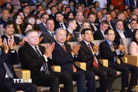 Tổng Bí thư, Chủ tịch nước Tô Lâm và Thủ tướng Cộng hòa Slovakia Robert Fico tham dự Hòa nhạc hữu nghị Việt Nam-Slovakia. (Ảnh: Dương Giang/TTXVN)