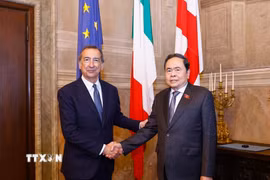 Chủ tịch Quốc hội Trần Thanh Mẫn gặp Thị trưởng thành phố Milan Giuseppe Sala. (Ảnh: Doãn Tấn/TTXVN)