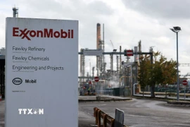 Nhà máy lọc dầu của Tập đoàn dầu khí Mỹ ExxonMobil. (Ảnh: AFP/TTXVN)