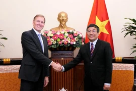 Thứ trưởng Thường trực Bộ Ngoại giao Nguyễn Minh Vũ đã tiếp Phó Chủ tịch điều hành quốc tế Tập đoàn Airbus Wouter Van Wersch. (Nguồn: Bộ Ngoại giao)