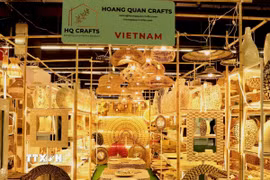 Gian hàng thủ công mỹ nghệ mây tre đan của Công ty Hoàng Quân. (Ảnh: Phương Hoa/TTXVN)