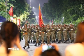 Các khối tham gia buổi Sơ duyệt cấp Nhà nước diễu binh, diễu hành của sự kiện A80. (Ảnh: Lê Đông/TTXVN)