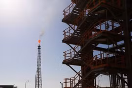 Một cơ sở khai thác dầu của Iran. (Ảnh: IRNA/TTXVN)
