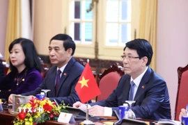 Chủ tịch nước Lương Cường phát biểu tại hội đàm với Tổng thống Pháp Emmanuel Macron. (Ảnh: Lâm Khánh/TTXVN)