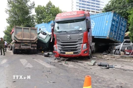 Hiện trường vụ tai nạn. (Ảnh: Văn Hướng/TTXVN)